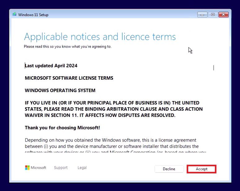 Windows 11 Setup screen: Applicable notices and license terms with the Accept button